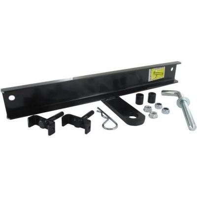 une paire de supports en acier noir et de vis sur fond blanc