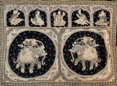 Birmanie, XXe siècle. Trois tapisseries Kalaga brodées avec …