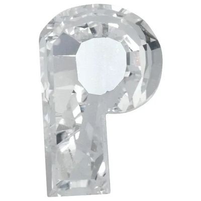 La lettre « p » est en cristal transparent avec un centre blanc.