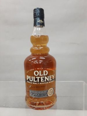 une bouteille de Old Pulteney Small Batch