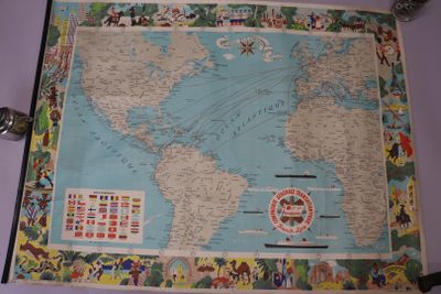une carte du monde accrochée au mur