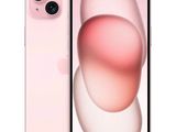 un gros plan d'un iPhone 11 sur fond rose