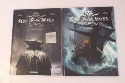 deux livres posés sur une table