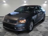 la volkswagen passat est garée sur un carrelage à carreaux