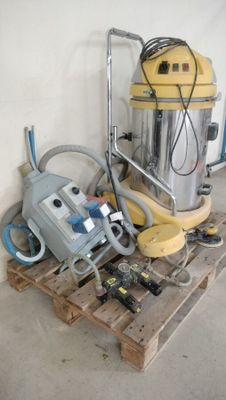 une machine posée sur une palette
