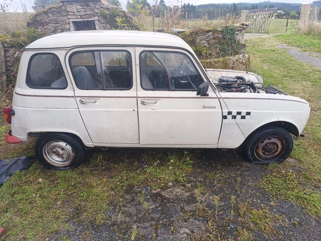 Véhicule particulier RENAULT 4 pour pièces. Vendu sur désignation...