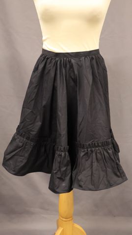 GUY LAROCHE Boutique Collection Paris. Jupe en coton noir. Taille...