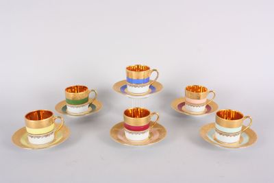 LIMOGES : 6 tasses à moka avec leurs soucoupes, porcelaine dorée, - Photo 1