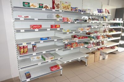 Gondoles étagères en aluminium — Lot de 25 mètres linéaires