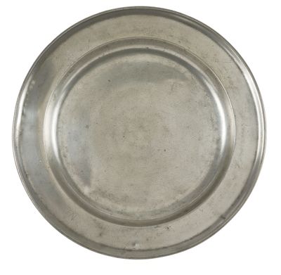 NORD-PICARDIE (?) PLAT en étain à bord rond mouluré.