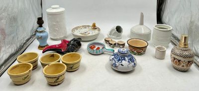 52 / A5 / Lot en porcelaine et faïence composé d'une la…