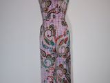 robe de femme sur un mannequin mannequin mannequin mannequin mannequin mannequin mannequin mannequin mannequin mann