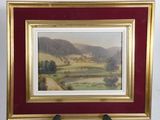 peinture d'un paysage avec une ferme au loin et une rivière au premier plan
