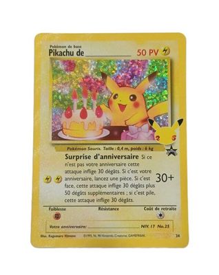 un gros plan d'une carte Pokémon représentant un Pikachu