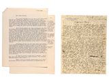 une vieille lettre et un bout de papier sur lequel il y a quelque chose d'écrit