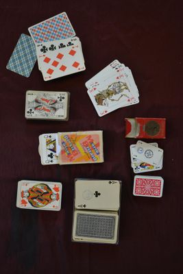 Lot de jeux incomplet de différentes provenances et marque d…