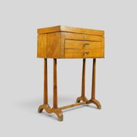 Table d'ouvrage ou travailleuse en bois ouvrant par un abatt… (photo 3)
