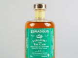 une bouteille de « Starlight », ce whisky en fût posé sur une surface blanche