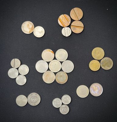 [Jetons]. LOT de divers jetons notamment P.