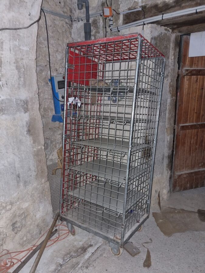 1 roll ; 2 bouteilles de gaz 35 litres