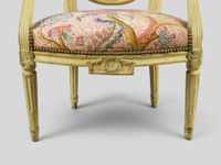 Paire de fauteuils cabriolets en bois mouluré sculpté et rec… (photo 3)