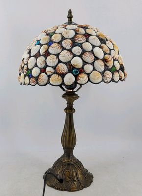 TIFFANY, dans le goût de. Lampe champignon électrique, piète…