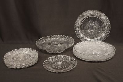 BACCARAT Partie de service à dessert en cristal moulé pressé…