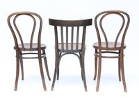Lot comprenant: Paire de chaises "bistrot" en bois naturel à… (photo 3)