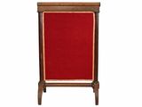 une image représentant une chaise rouge avec une structure en bois
