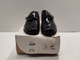 Chaussures en cuir noir, neuves dans leur boîte, taille 7