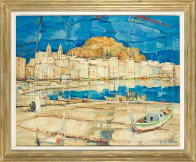 une peinture à l'huile représentant des bateaux dans un port, avec une montagne en arrière-plan