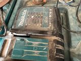 many tools that are sitting in a case together