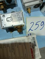 Lot de 4 pressostats de régulation et de sécurité, comprenan… (photo 4)