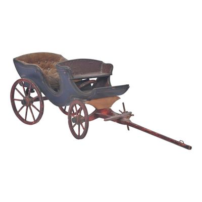 une calèche à l'ancienne sur fond blanc