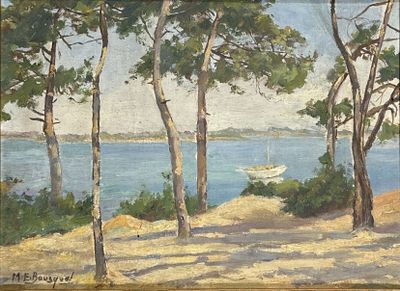 une peinture représentant un bateau sur l'eau, près de quelques arbres