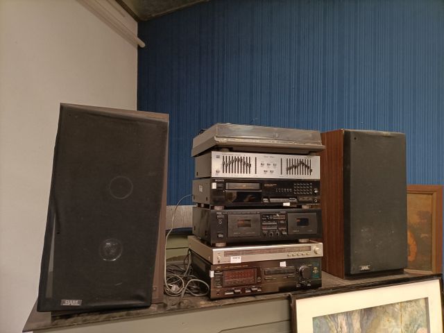 Ensemble Hi Fi (Sony,Yamaha, JVC) et deux enceintes