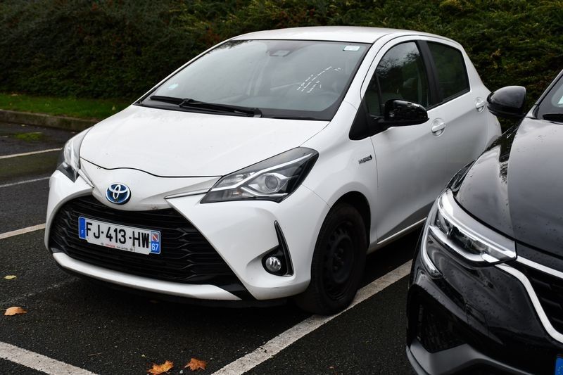 VP TOYOTA YARIS 1.5 VVTI 100ch MHEV FRANCE BUSINESS BVA - Dm…