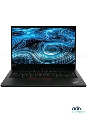Le Lenovo ThinkPad X1 est un ordinateur portable élégant au design épuré.