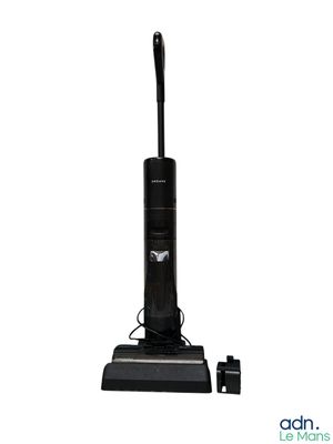 une image représentant un aspirateur noir sur fond blanc