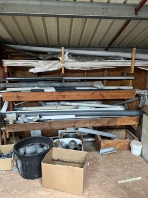 1 lot de divers gaine et tuyaux divers- 1 lot de PVC dont lo…