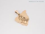 pendentif plaqué or représentant un cheval et son cavalier, monté sur un morceau de cuir