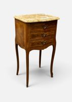Paire de tables de chevet en bois de placage. (photo 4)