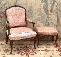 Fauteuil dossier à la Reine en bois naturel sculpté et moulu… (photo 2)