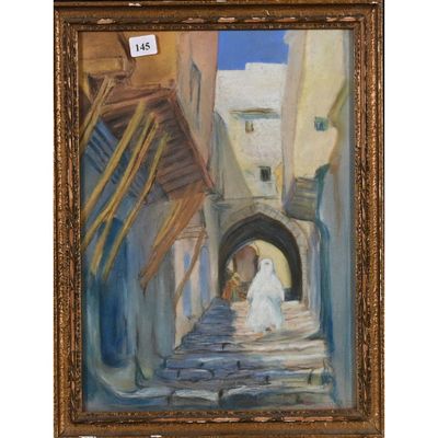 une peinture à l'huile représentant une femme marchant dans une ruelle étroite