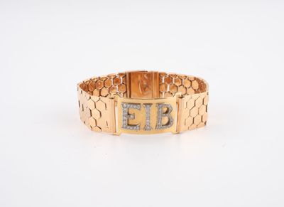 un bracelet en or 18 carats serti de diamants