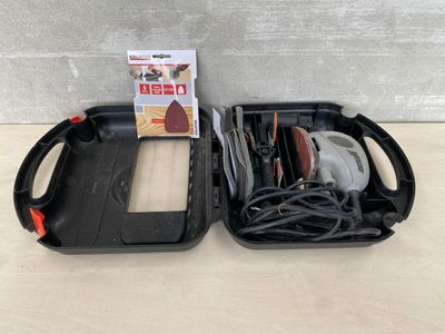 BLACK&DECKER - Coffret ponçeuse avec papier à ponçer - Photo 1