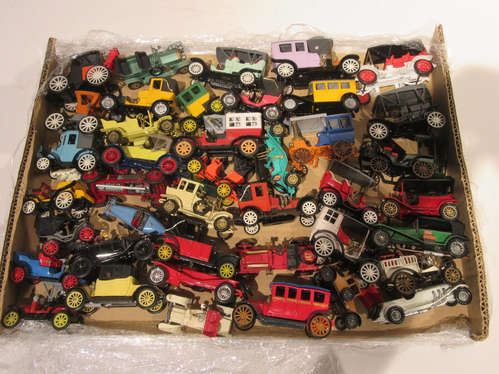 382 - IMPORTANT LOT DE VEHICULES TACOTS DONT RAMI, CORGI, LESNEY, ETC 80 - 100 EURO