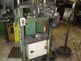 une machine placée au milieu d'une pièce