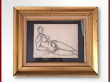 dessin encadré représentant une femme assise sur le ventre