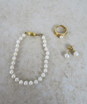 Ensemble bracelet et bague en perles avec fermoir plaqué or